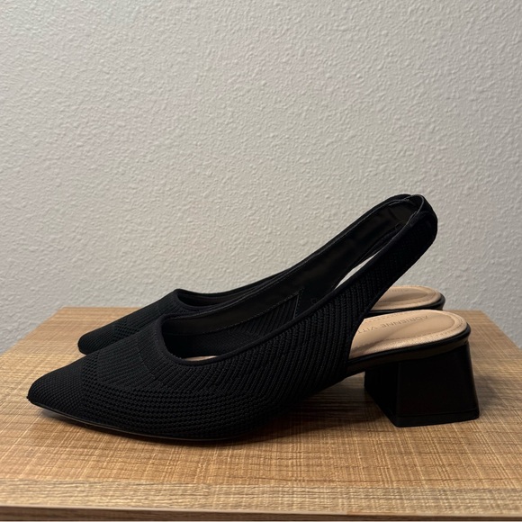 Black Slingback Pumps with Low heel - Picture 5 of 10